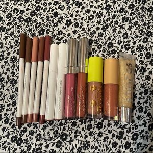 NUDE COLOURPOP LIP BUNDLE